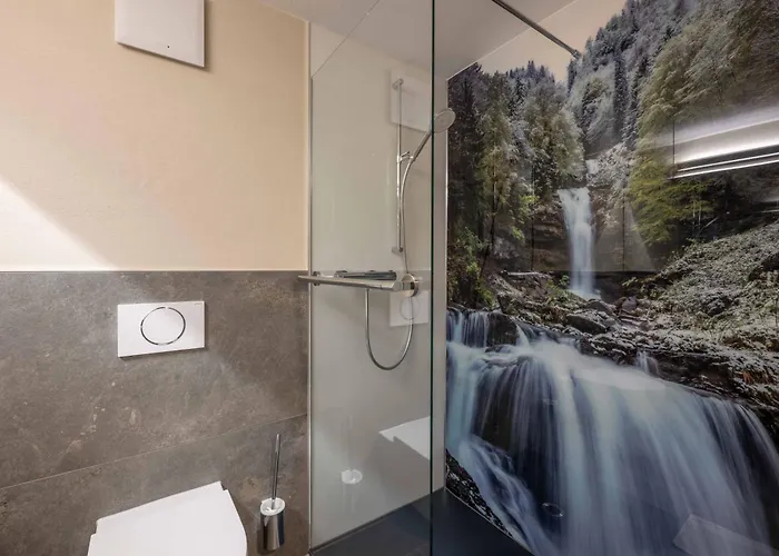 湖畔小屋酒店 3*